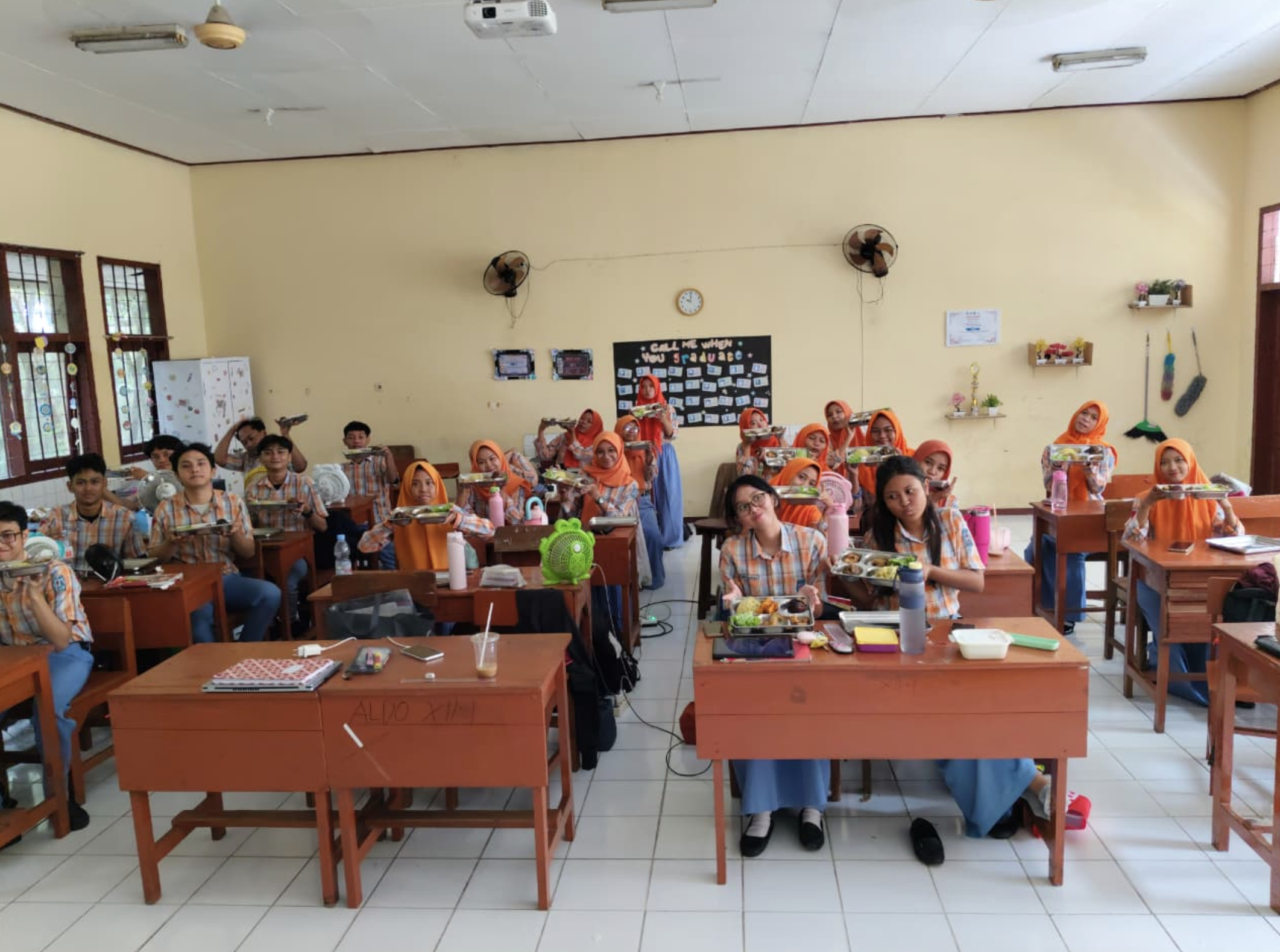 You are currently viewing Penerimaan MBG di SMA Negeri 16 Surabaya Semester Genap